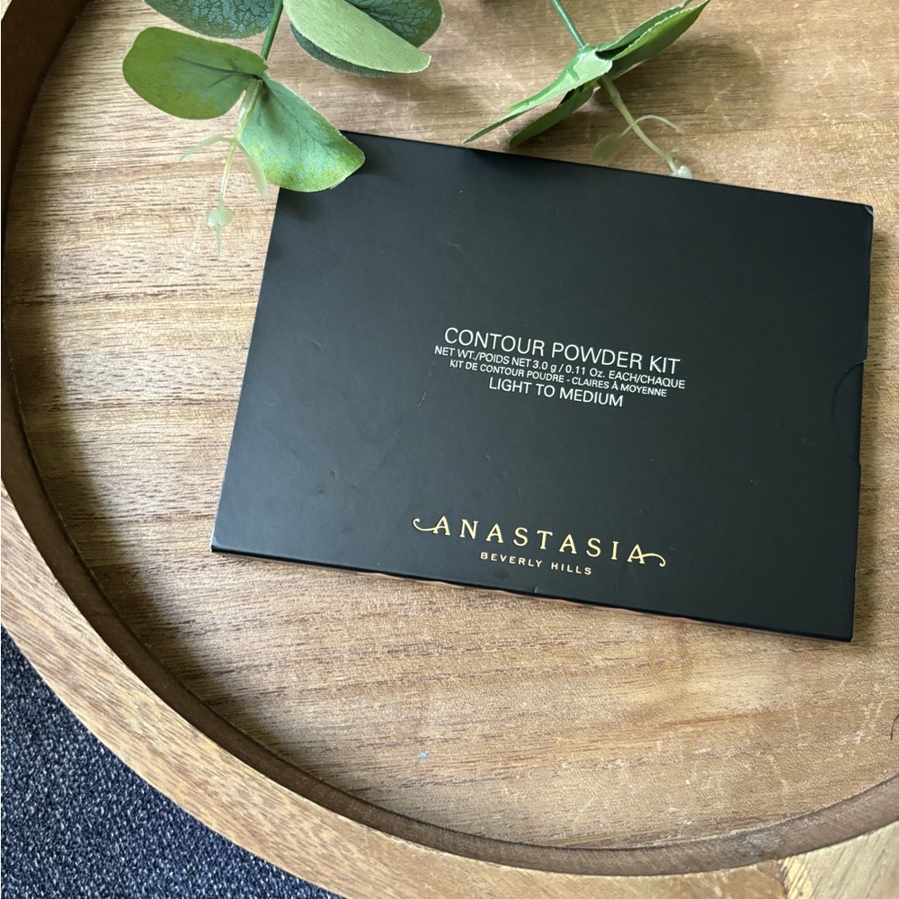 Anastasia Beverly Hills Powder Contour Kit- Light to Medium